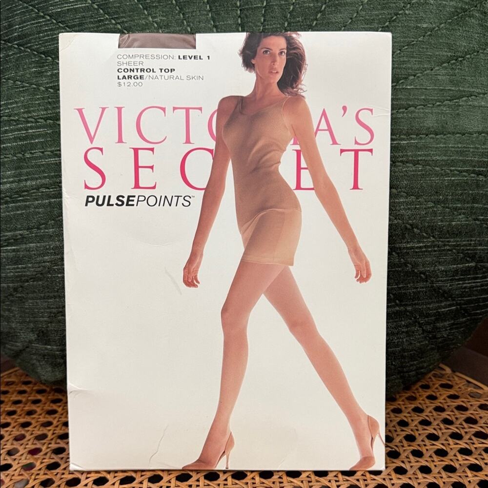 NIP Vintage Victoria’s Secret Natural Skin Level 1 Control Top Pantyhose